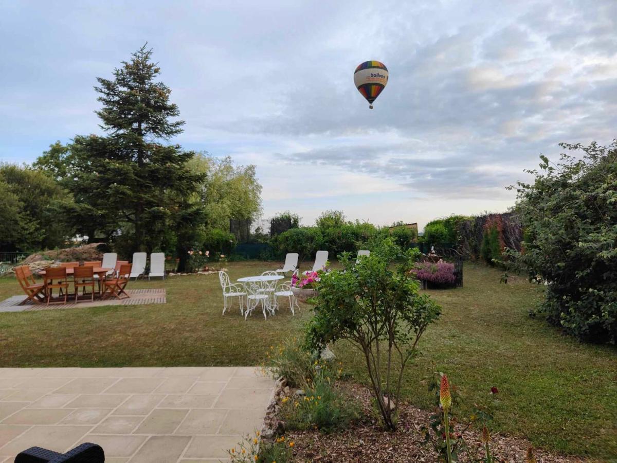 La Maison Genevier - Chambre Doreline Montreuil-en-Touraine Buitenkant foto